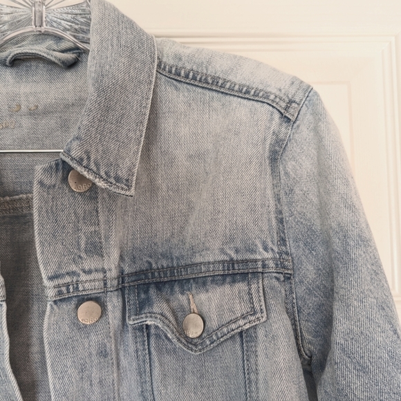 Light denim jacket - Picture 2 of 3